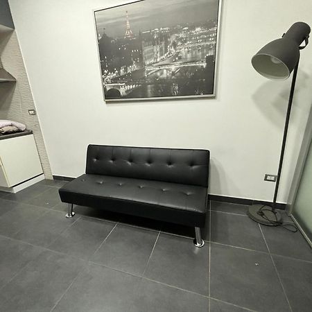 Napoli Centro Casa Con Due Camere E Cucina Екстер'єр фото