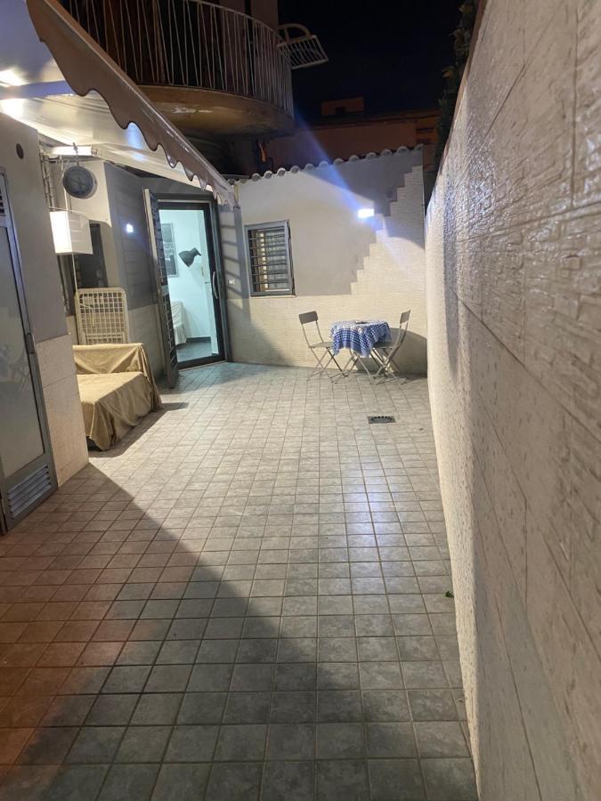Napoli Centro Casa Con Due Camere E Cucina Екстер'єр фото