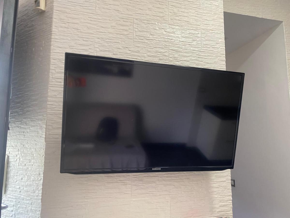Napoli Centro Casa Con Due Camere E Cucina Екстер'єр фото
